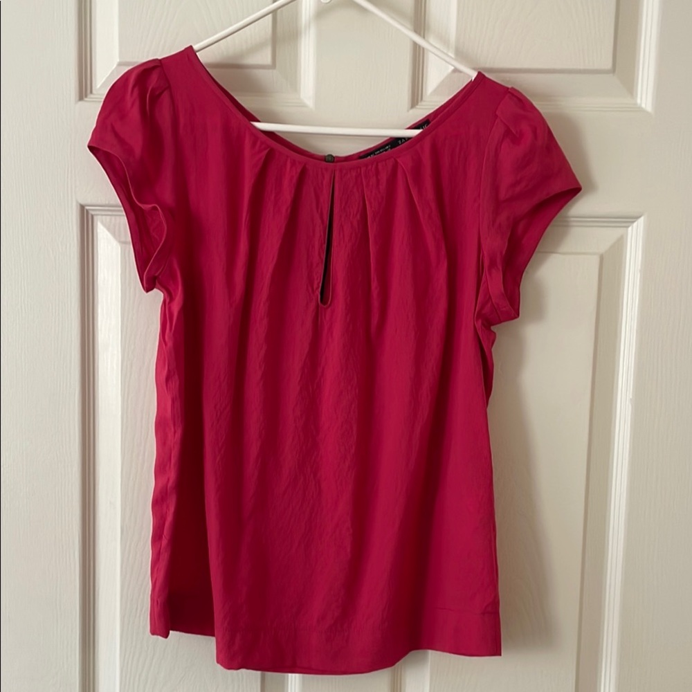 $5! 2 for $10🌹Zara Pink Fuchsia Cap Sleeves Keyhole Blouse Sz M